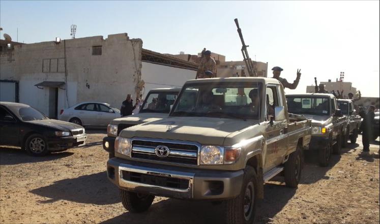الإمارات تتهم بمنح الأسلحة الثقيلة وسيارات الدفع الرباعي لبعض الفصائل الليبية